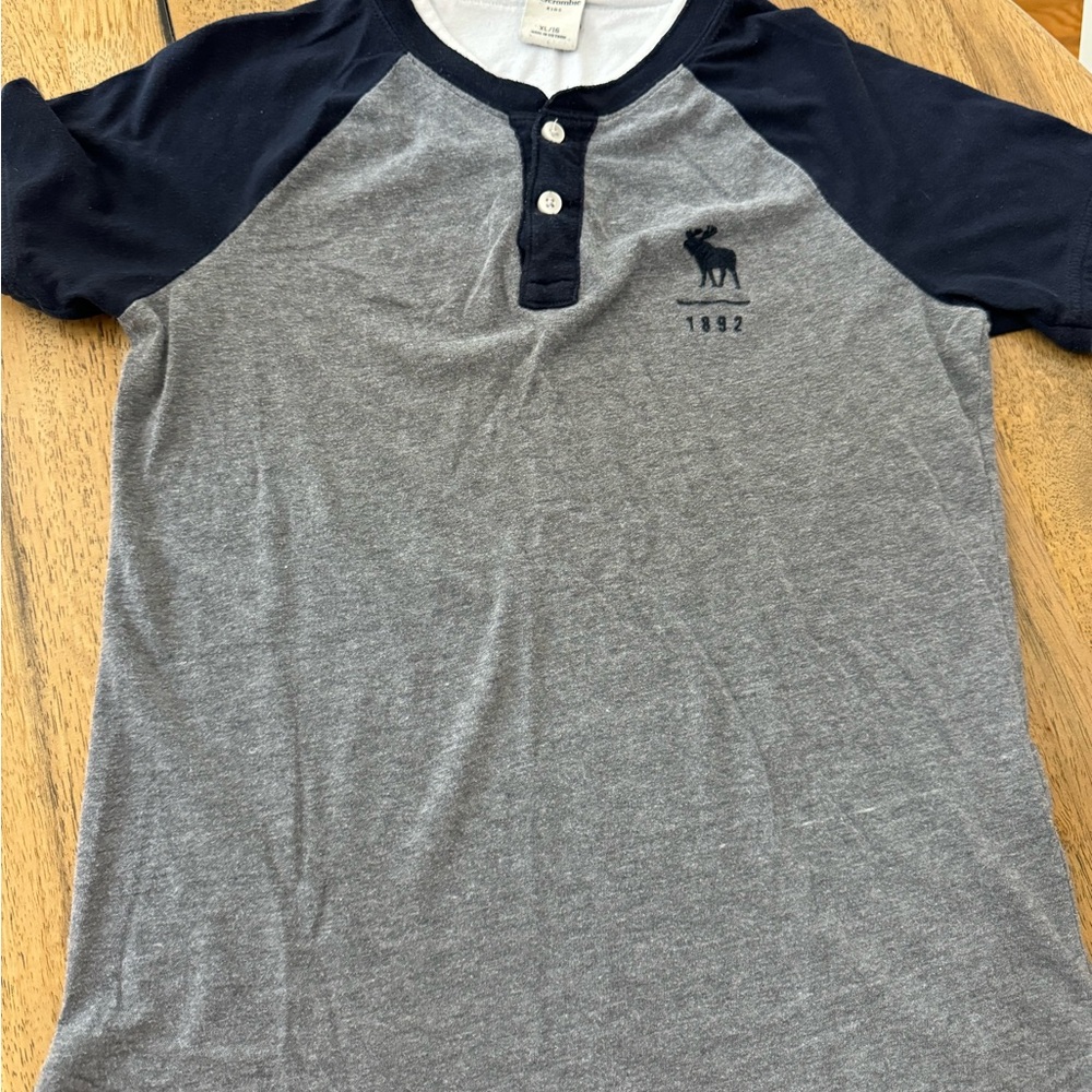 Boys Abercrombie, XL size 16 T-shirt, gray and navy
